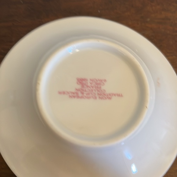 Teacup and saucer - Picture 5 of 5